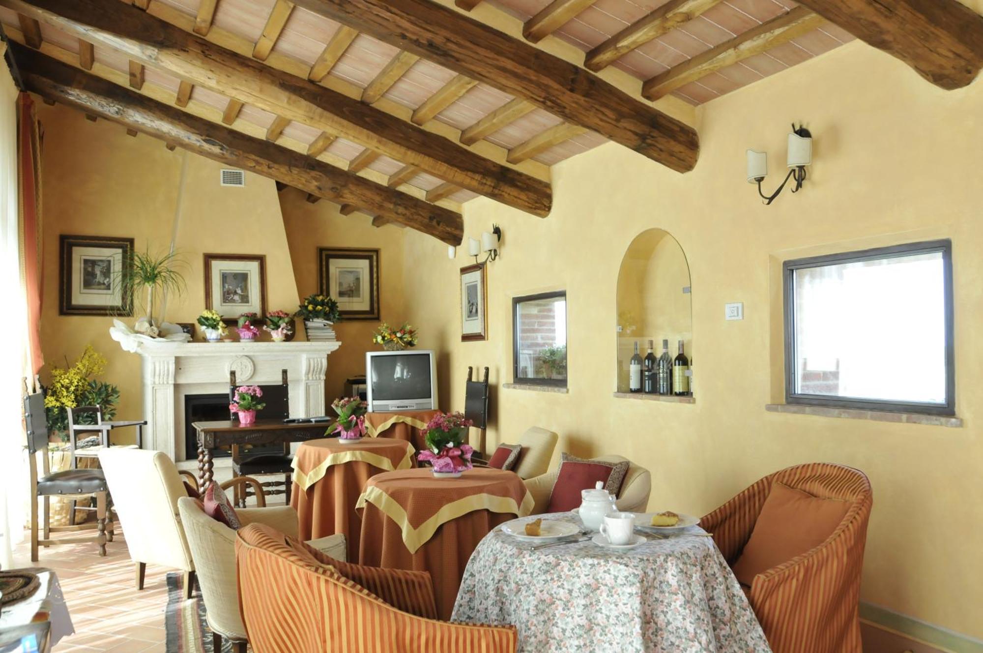 Agriturismo Il Macchione ปีเอนซา ภายนอก รูปภาพ