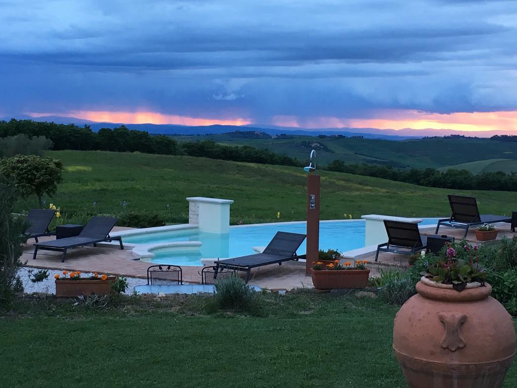 Agriturismo Il Macchione ปีเอนซา ภายนอก รูปภาพ